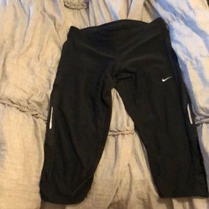 Nike dri-fit capri trainers